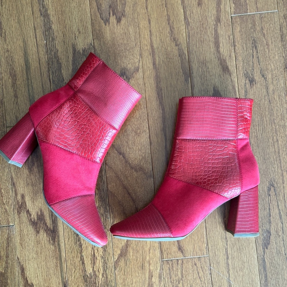 Red faux leather/fabric side zip up block heel